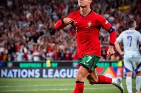 C罗重返赛场，夺冠首场状态出色，快船观众沸腾！